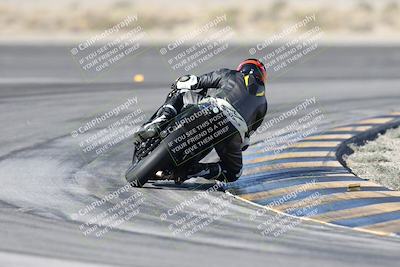 media/Dec-01-2025-Moto Forza (Mon) [[2daa91e15f]]/1-Advanced Group/Session 2 Turn 11 Backside/